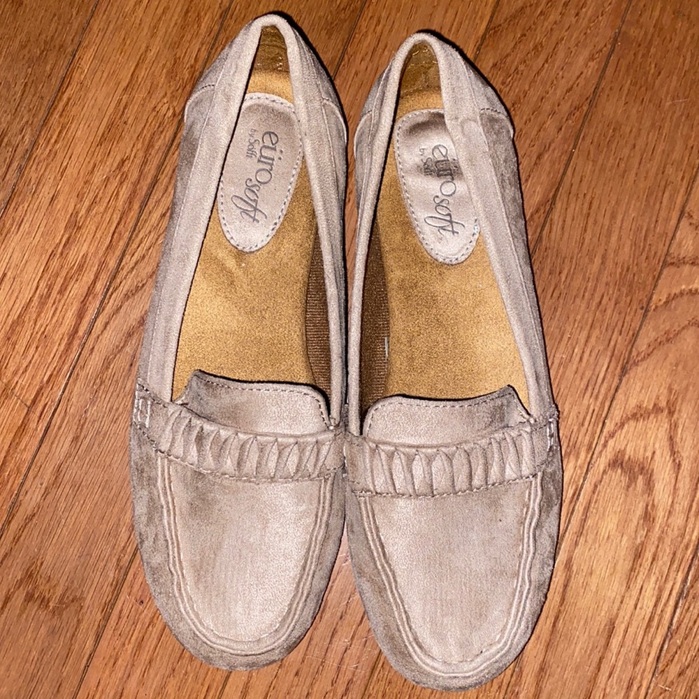 Euro Soft size 8 Loafer Tan